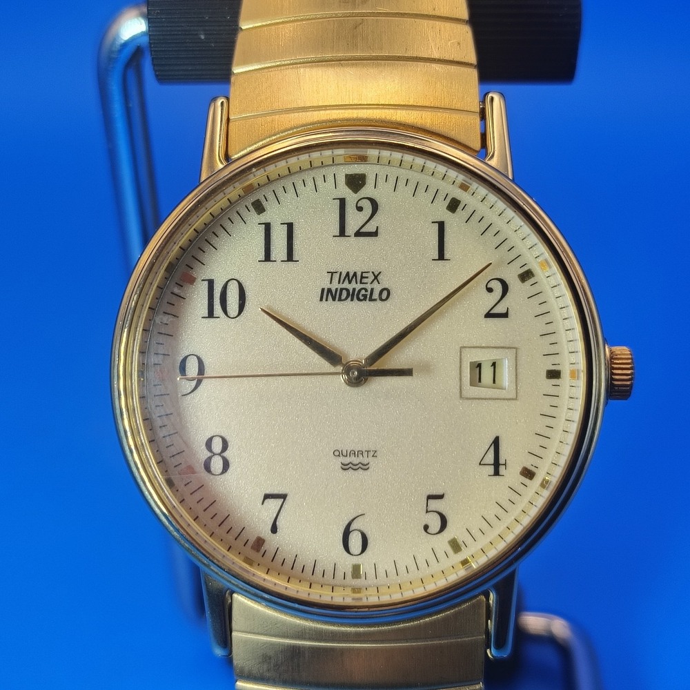 Vintage Timex Indiglo‎ Date 34mm Mens Quartz Dress Watch Stretch Bracelet 5-8+
